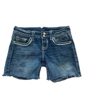 Vigoss Dublin Style Jean Shorties Frayed Pocket Details Mid Blue Mid Rise Jr 3/4